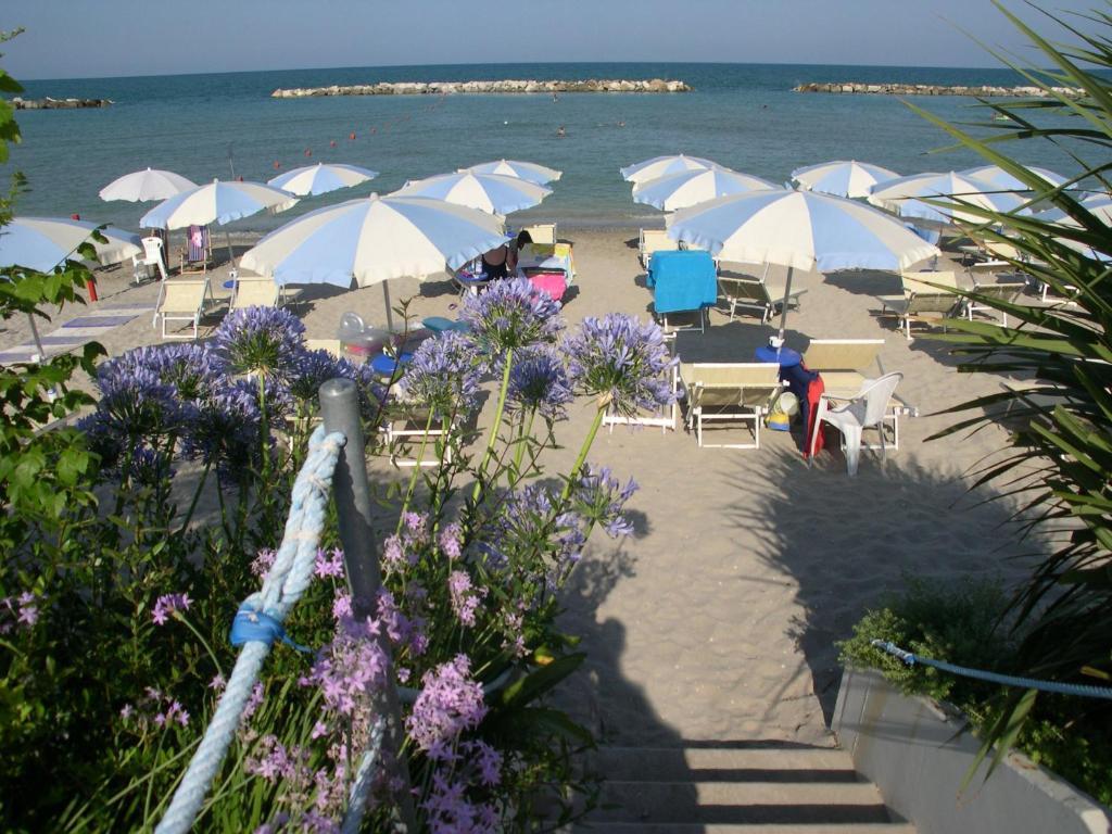 Residence I Delfini Cupra Marittima Exterior photo